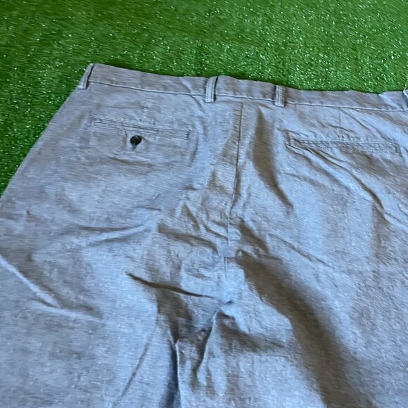 Old Navy Flat Front Ultimate Slim Built-in-flex Chambray Chino Short Size 40 - Picture 12 of 13